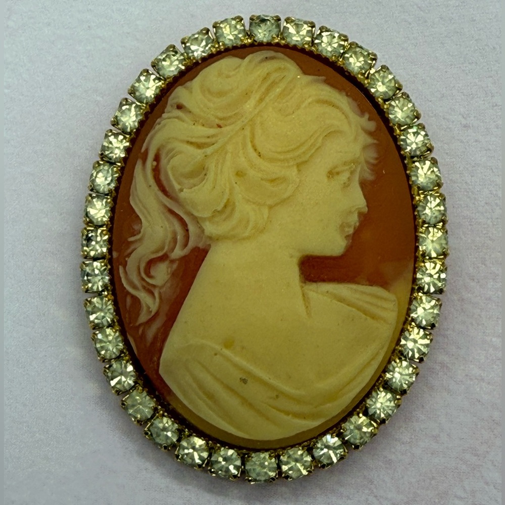Vintageโ Rhinestone Framed Cameo Brooch Pin Victorian Style Portrait Jewelry